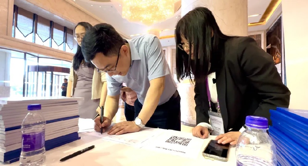 “2024国际神经再生论坛暨第十五届亚太神经再生论坛”在广州顺利召开 我院神经修复中心颜玉富、唐曼丽带队参会